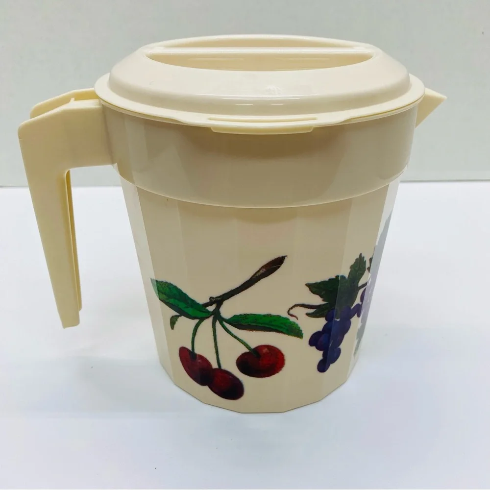 Packer Ware Fruit Themed Plastic Pitcher Locking Lid 48 ounce USA Cottagecore